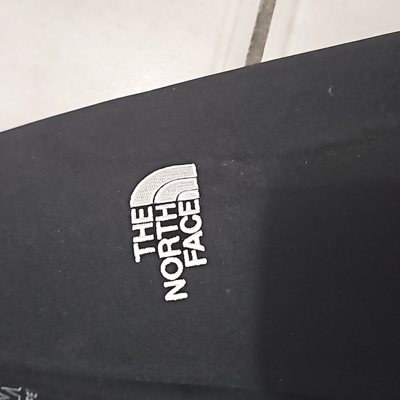 The Northface Hooded, Medium, Black Dryvent lightweight jacket. - Picture 2 of 16